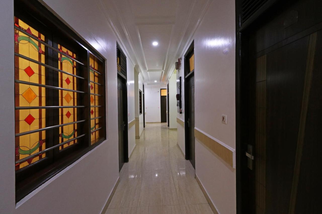 Oyo Flagship Kumar Palace New Delhi Eksteriør billede