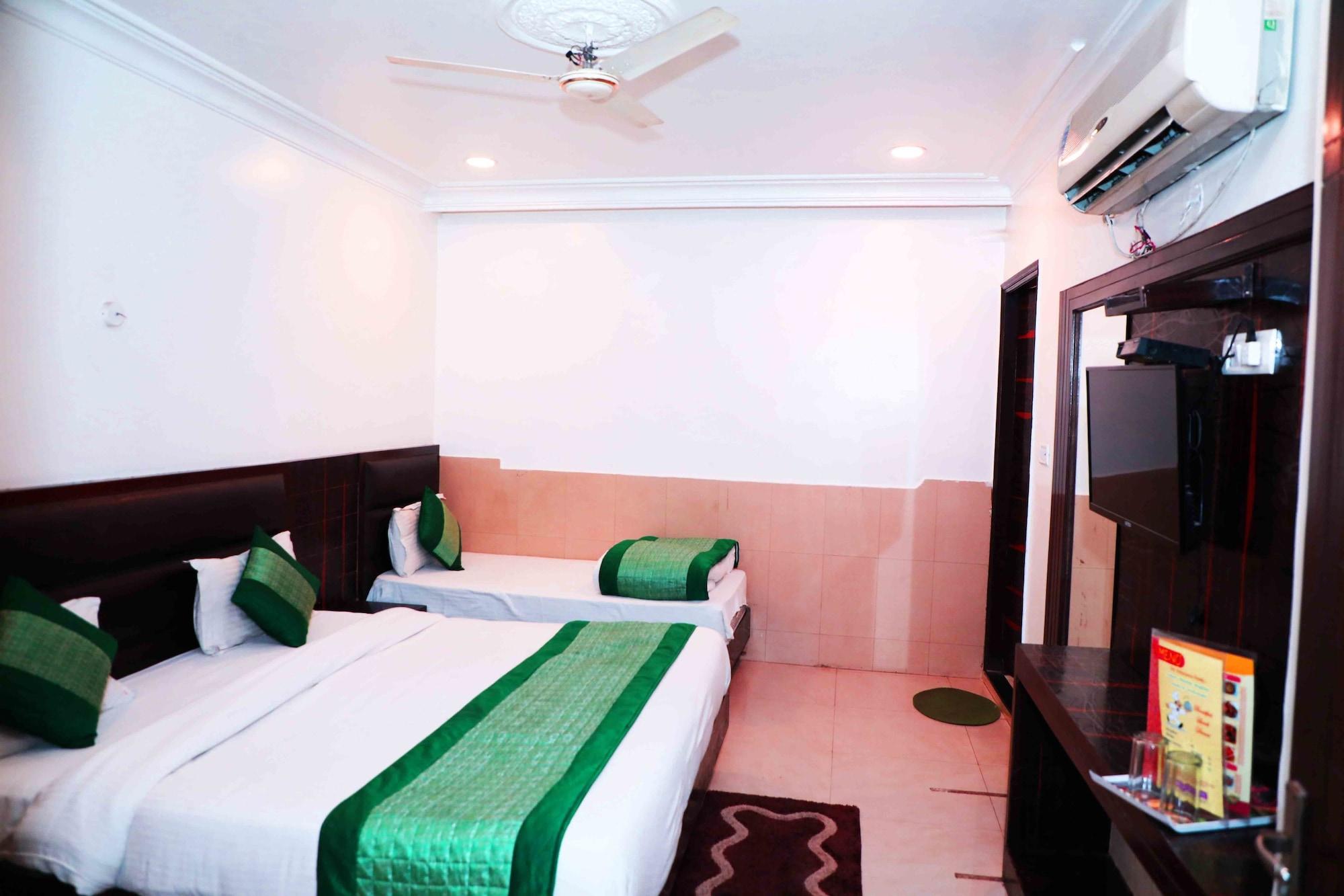 Oyo Flagship Kumar Palace New Delhi Eksteriør billede