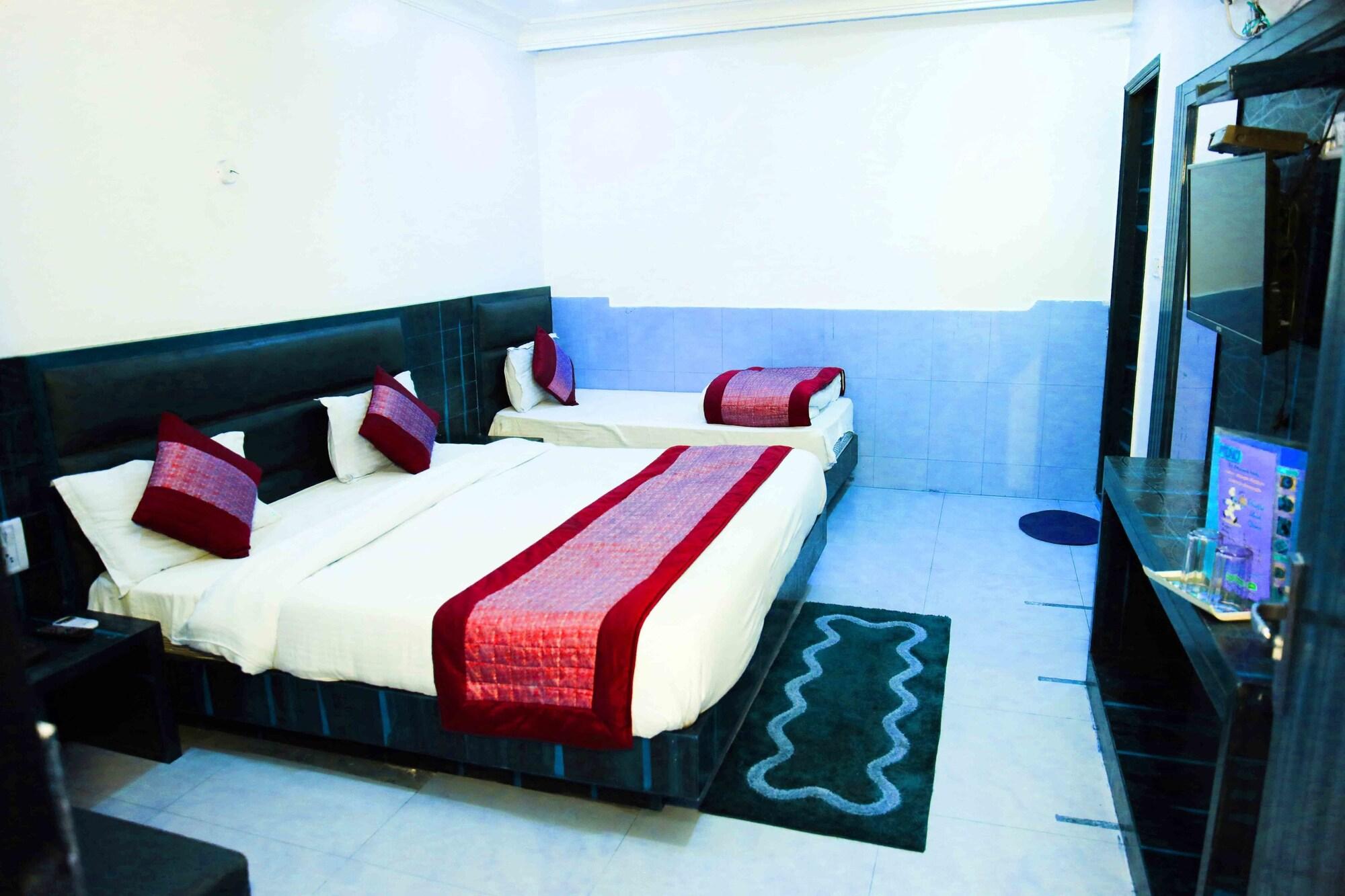 Oyo Flagship Kumar Palace New Delhi Eksteriør billede
