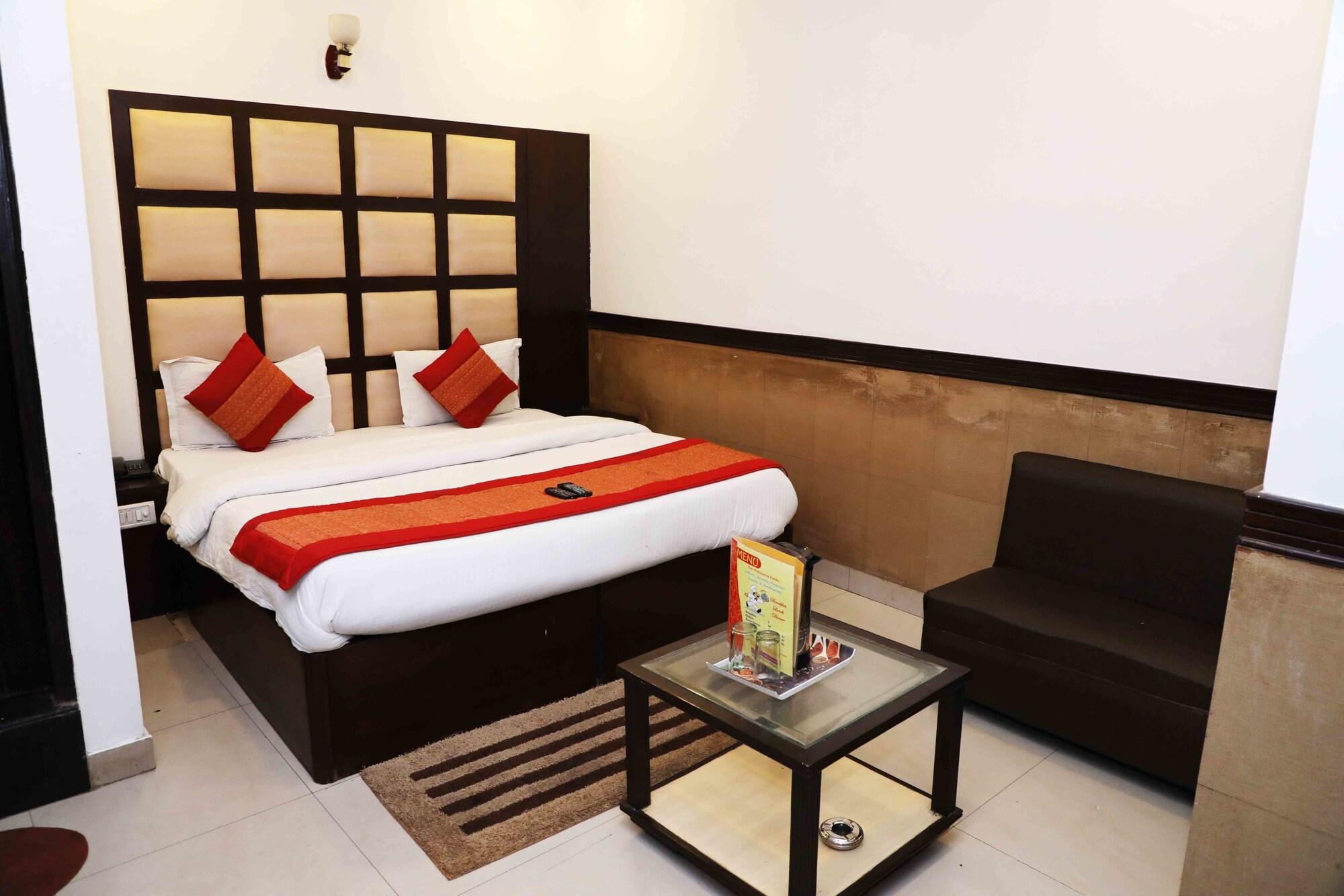 Oyo Flagship Kumar Palace New Delhi Eksteriør billede