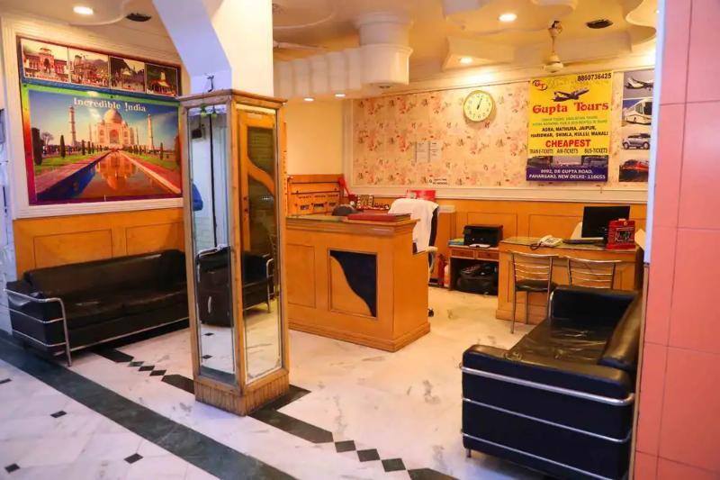 Oyo Flagship Kumar Palace New Delhi Eksteriør billede
